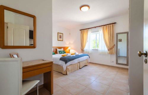 Villa Oasis, Piscina, Jacuzzi, Ténis e Praias! - Foto 17