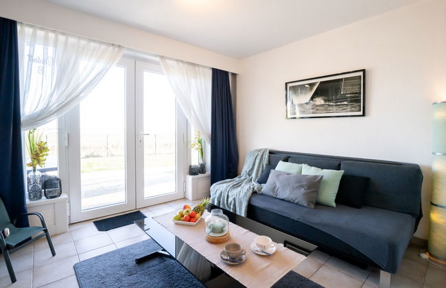 Giuliott with parking and shared pool - Photo 25