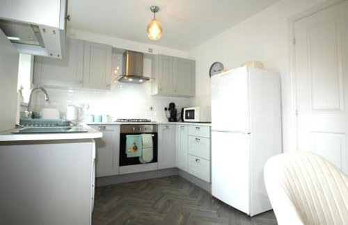 House - Sleeps 4 - Pets Ok - Parking - Foto 7