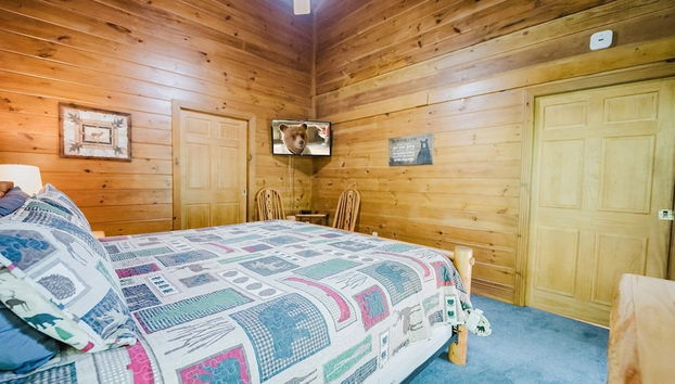 Absolute Bearadise 3 Bedroom Cabin by RedAwning - Foto 4, Habitación
