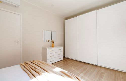 Chiara Apartment 6 guest - Train Station - Parking - Foto 7