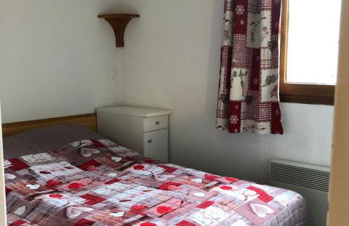 Mini T2 avec balcon et parking au pied des pistes - FR-1-165A-144 - Foto 4