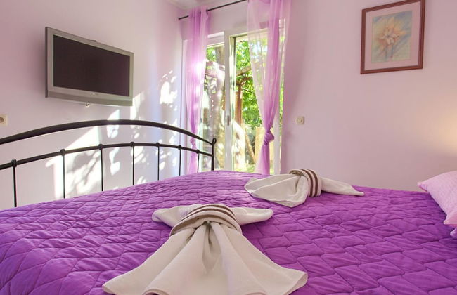 Elegant Krk Hideaway Apartment With Terrace - Photo 1