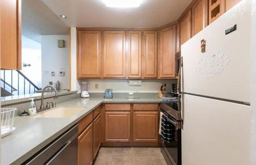 2BR Townhome Walk to Beach or Trails - Foto 11