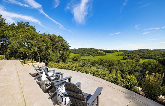 Rancho Robles by Avantstay Vineyard Villa w/ Views, Pool & Privacy - Foto 6