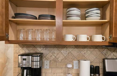 Modern Spacious Home Near the medical center, NRG, Downtown and UHD - Photo 27