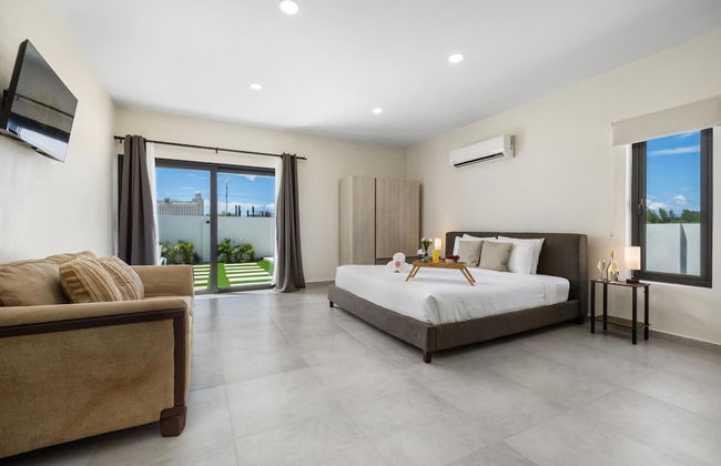 Brand NEW 3BR w Private Pool Walk to Palm Beach - Photo 2