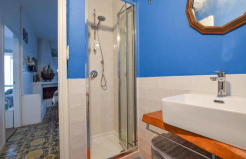 2 Bedroom Cozy Apartment In Staletti - Photo 18