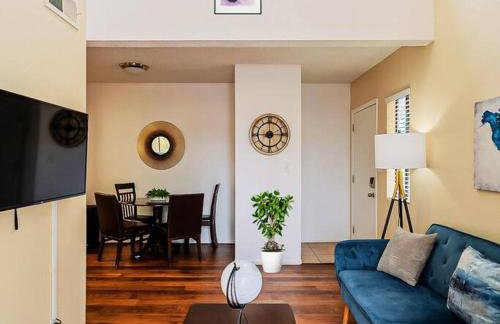 Sunny King-sized 1BD Condo near UofA and UMC w Pool, Parking - Foto 5