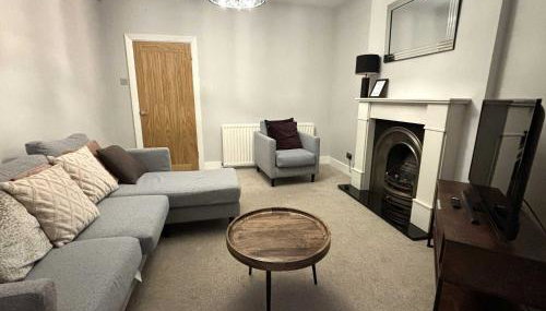 Large Home near Edgbaston Stadium, UOB & QE hospital sleeps 6 - Foto 4