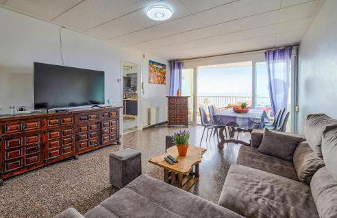 Nice Apartment In Pineda De Mar - Photo 5