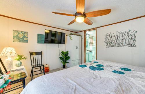 Walk to Houghton Lake! Family Retreat with Patio - Foto 14