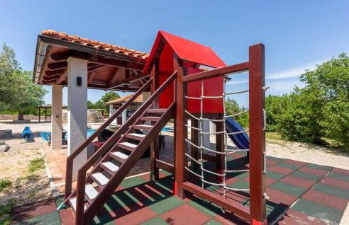 Villa With Pool, Jacuzzi, Sauna, Fitness, Playground & Wine Cellar - Photo 19