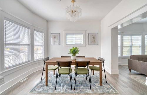 Eclectic 2BR - Victorian Charm - Steps to Fun - Photo 4