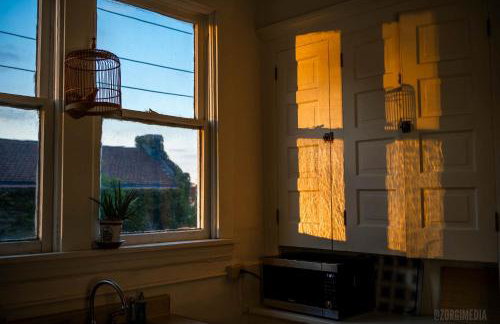 Step Back in Time Charming Victorian with Modern Amenities - Foto 37