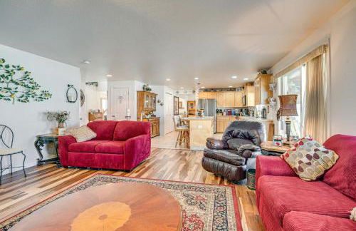 1 Mi to Moses Lake Home with Private Yard and Hot Tub - Foto 5