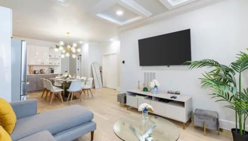 Chic 3BR-4BD-3Bath Oasis with Backyard Near NYC - Foto 4