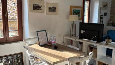 Castle Apartment with Lake View - Foto 3