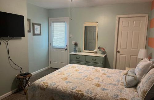 Beach access close to Walmart, Bowling,skating and Game room - Photo 52