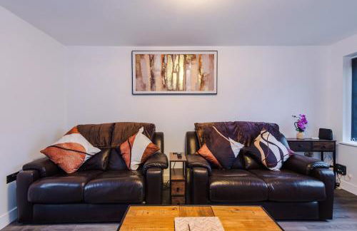 3BR Elegant House in Leeds Sleeps 6 Parking - Foto 24