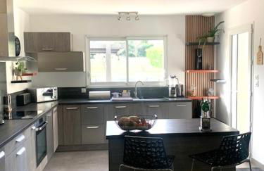 Maison climatisée avec grand jardin, piscine privée et Jacuzzi - Foto 13