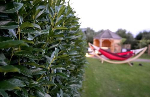 Romantic Retreat - Luxury Shepherds Hut + Hot Tub! - Foto 7