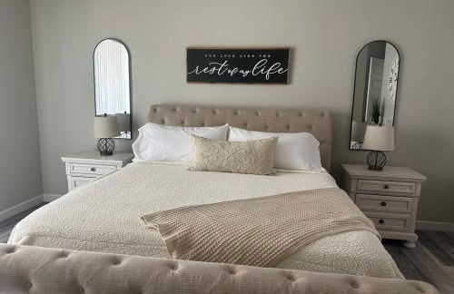 Beautiful New construction home - New Pool & Spa! - Foto 33