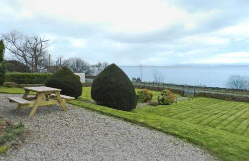 Craegard House - Photo 5