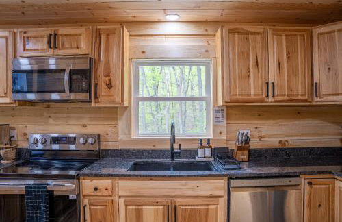 The Wilderness Cabin - Shenandoah Getaway - HotTub, Arcade, RiverAccess - Foto 22