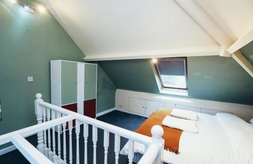 Huge 4 Bed Family Home in Derbyshire with Parking - Foto 25