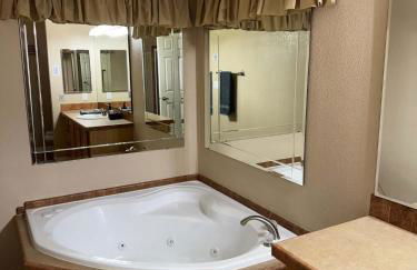 Cliff Hanger, River access with dock - Photo 15