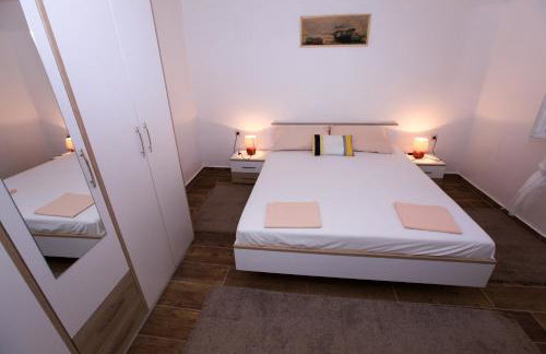 Robinson Dora - Foto 18