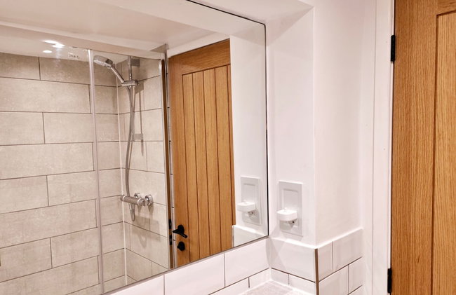 2-Bed Apartment - For Contractors & Business Travellers - Long Stays Welcome - Photo 40