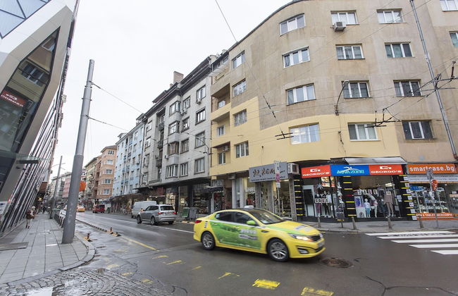 Elegant 2bdr Apartment With a Balcony - Foto 18