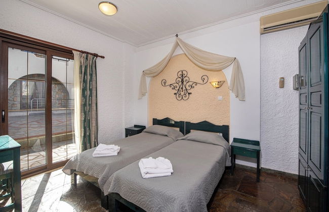 Hotel Castle Suites - Photo 58