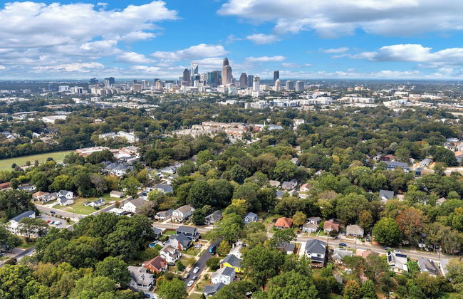 Stylish 4BR Haven Backyard and Fire Pit - Foto 48