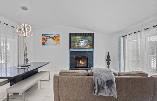 Luxurious Palm Beach Home - Photo 11