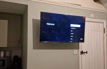 The Nook- Cotswold guest room - Photo 27