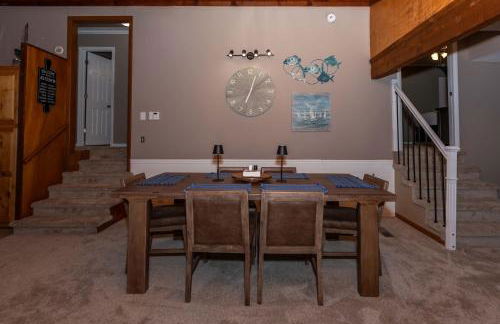 Lakefront Family Home Private Dock with Huge Views - Foto 11