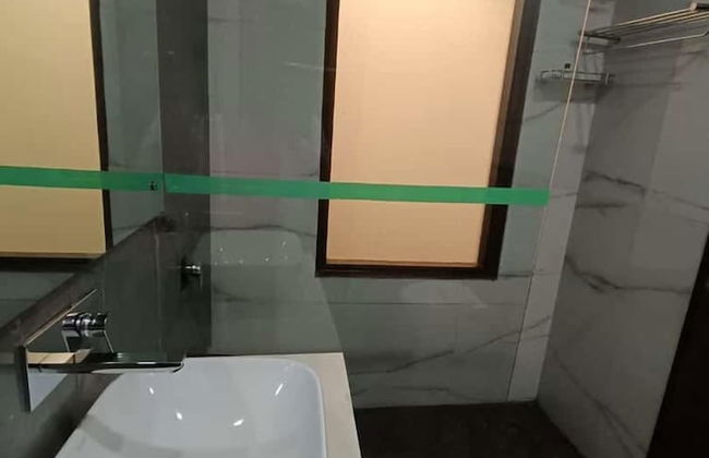 Lime Tree 3BHK Serviced Apartments DLF 5 - Foto 15