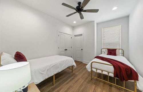 Basin House 2 King Beds 70in TV Fast WiFi - Foto 9