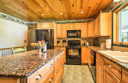 Thompson Home with Deck and Pond, 8 Mi to Elk Mountain - Foto 7