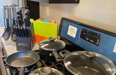 Cle Suites 3BR 2BA 5 min Walk to Cle Clinic Unit 2 - Foto 10