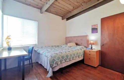 New 2BR Home w Parking Laundry in 580-80 - Foto 4