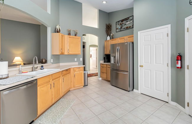 Amazing Vacation Home With Private Pool at Highland Reserve! - Photo 17