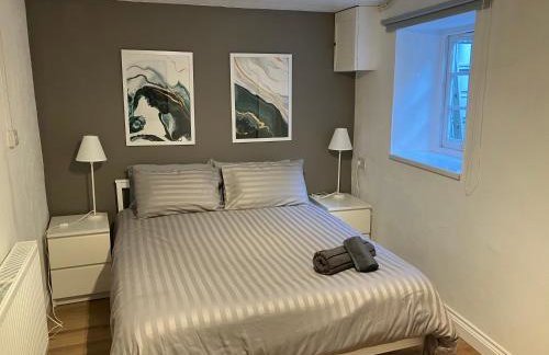 Lovely cottage in Penryn centre with parking - Photo 22