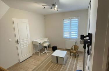 Maison au sein d’un corps de ferme. - Photo 9