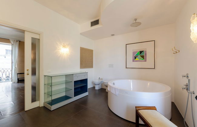 JOIVY Exclusive 3-bedroom flat near Cathedral of Genoa - Foto 63