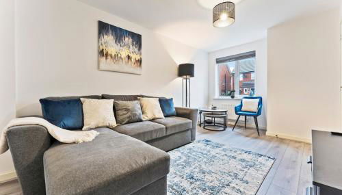 The Cerulean Manor, City Centre House, Large Drive, Free Parking, WiFi, Sofa Bed, Netflix - Foto 1