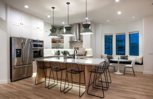 Mountain views swimming a private escape at Sonoran Serenity - Foto 22